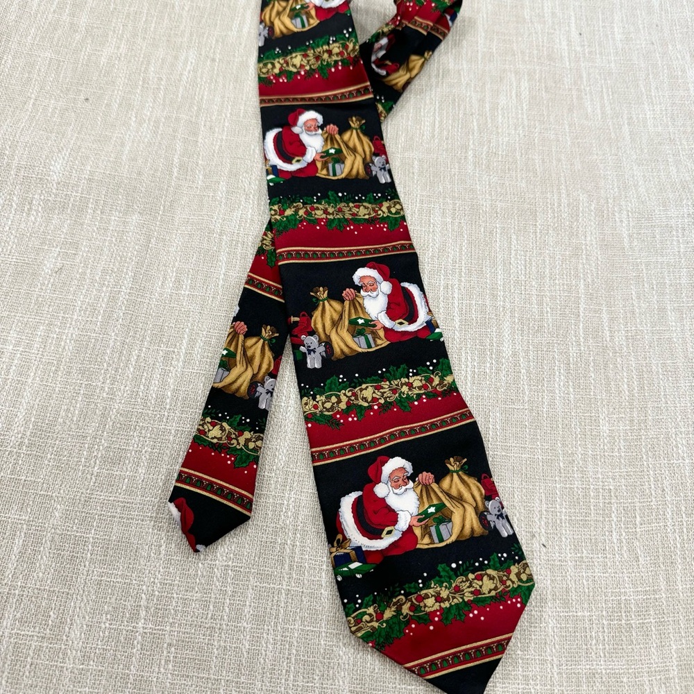 NWT Holidays By MMG Christmas Santa 100% Silk Tie